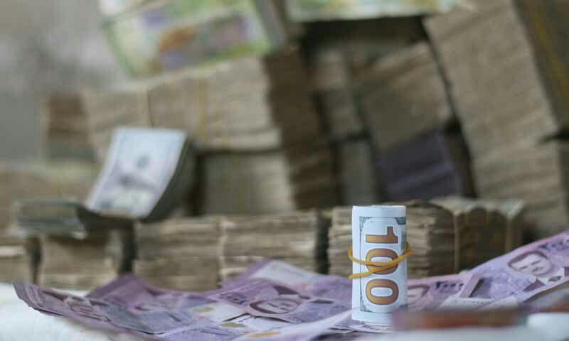 الليرة تواصل استقرارها أمام الدولار