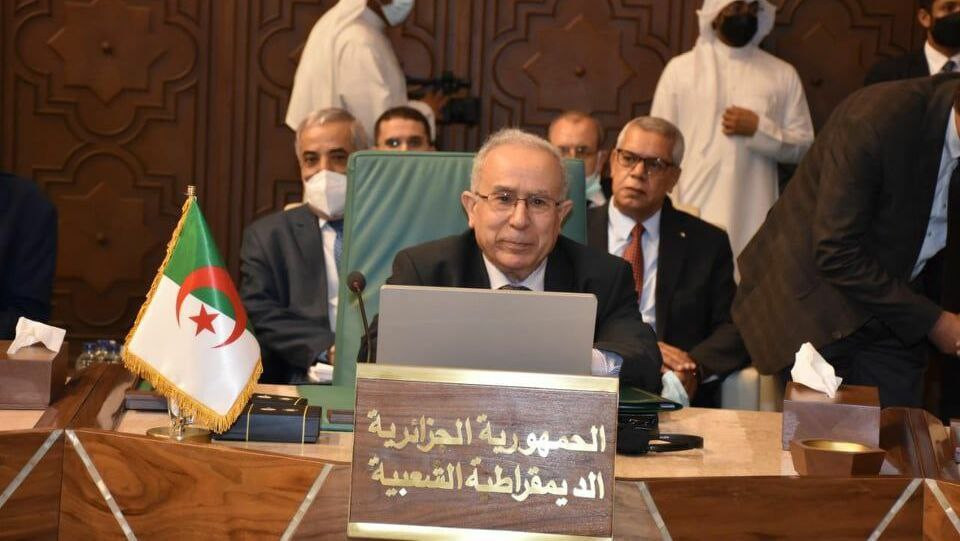 الجزائر تدعو لإعادة عضوية النظ...