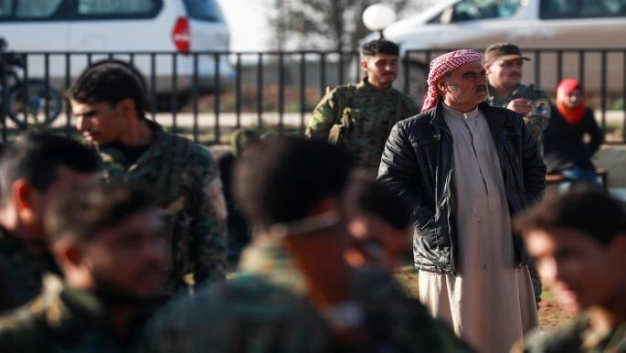 الرقة… عشيرة عربية تحتشد أمام...