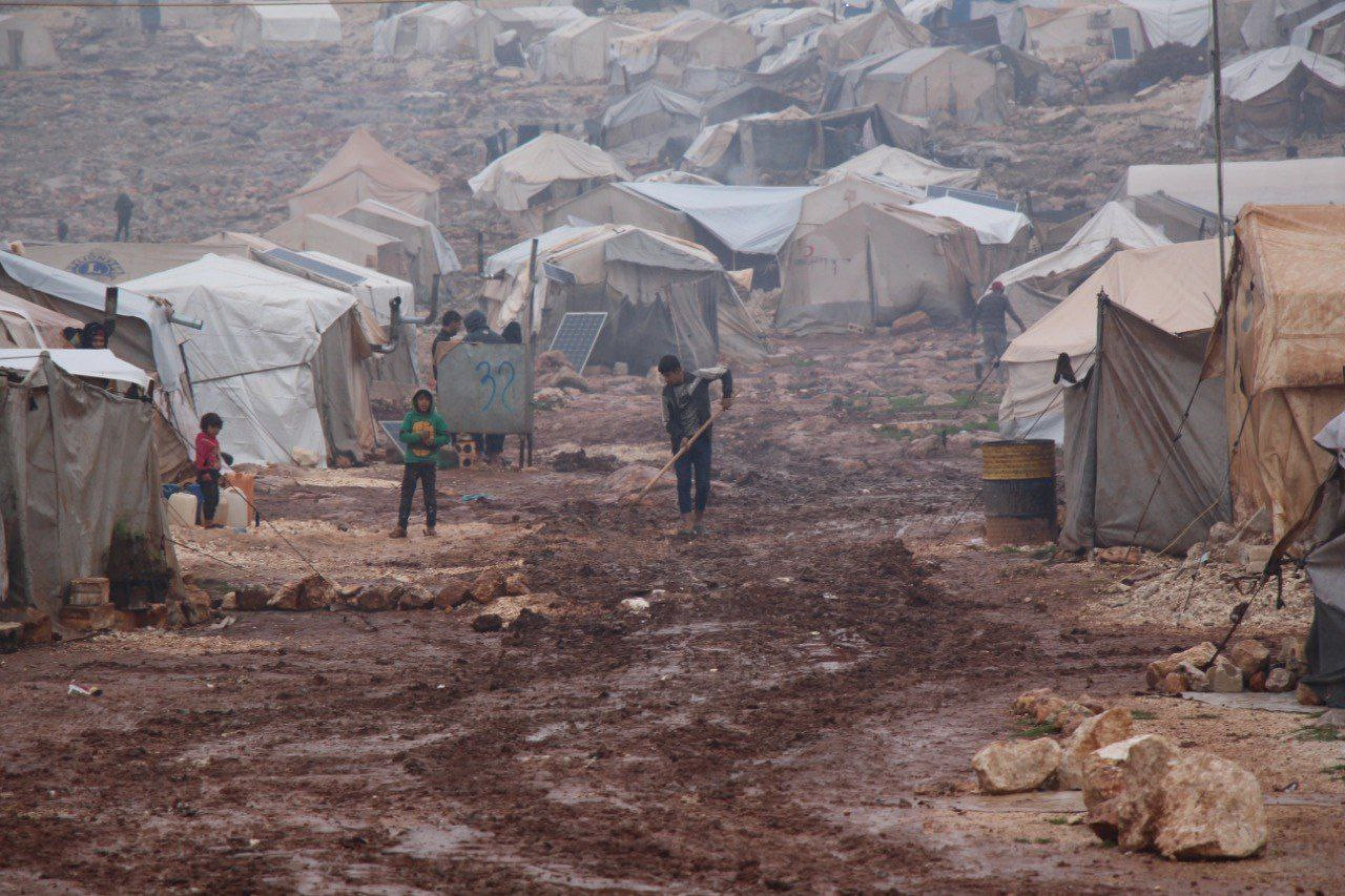 تضرر عشرات الخيام شمال إدلب جر...