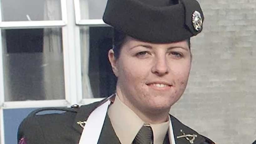 إيرلندا تحاكم ضابطة سابقة في ا...
