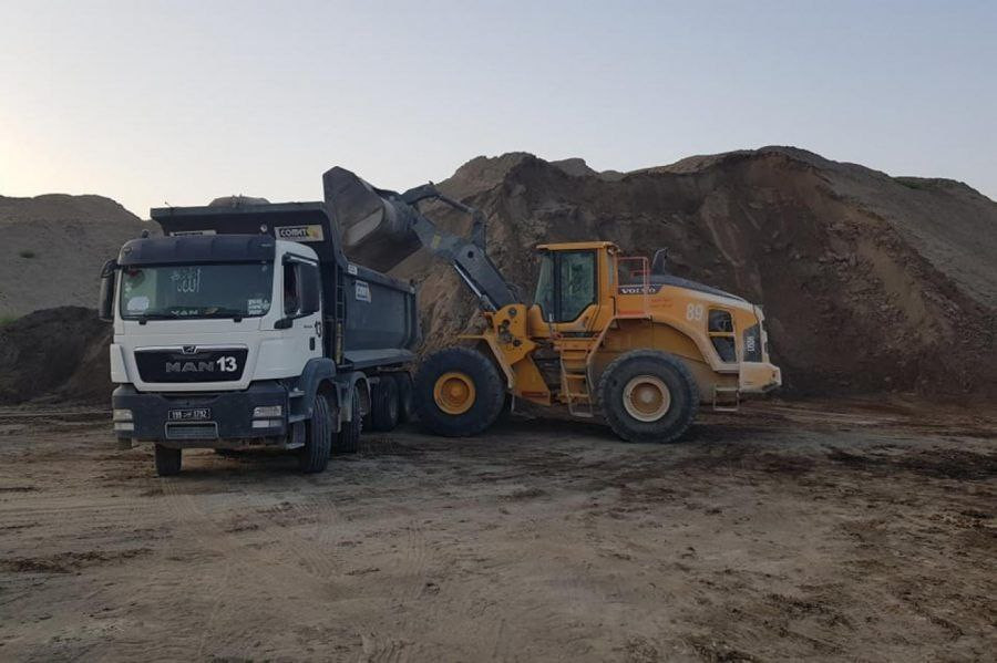 روسيا تعترض شاحنات فوسفات لإير...