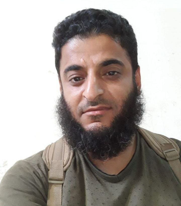 بعد نحو 3 سنوات من الاعتقال.. "الجيش الوطني" يفرج عن القيادي "أبو خولة" من سجونه