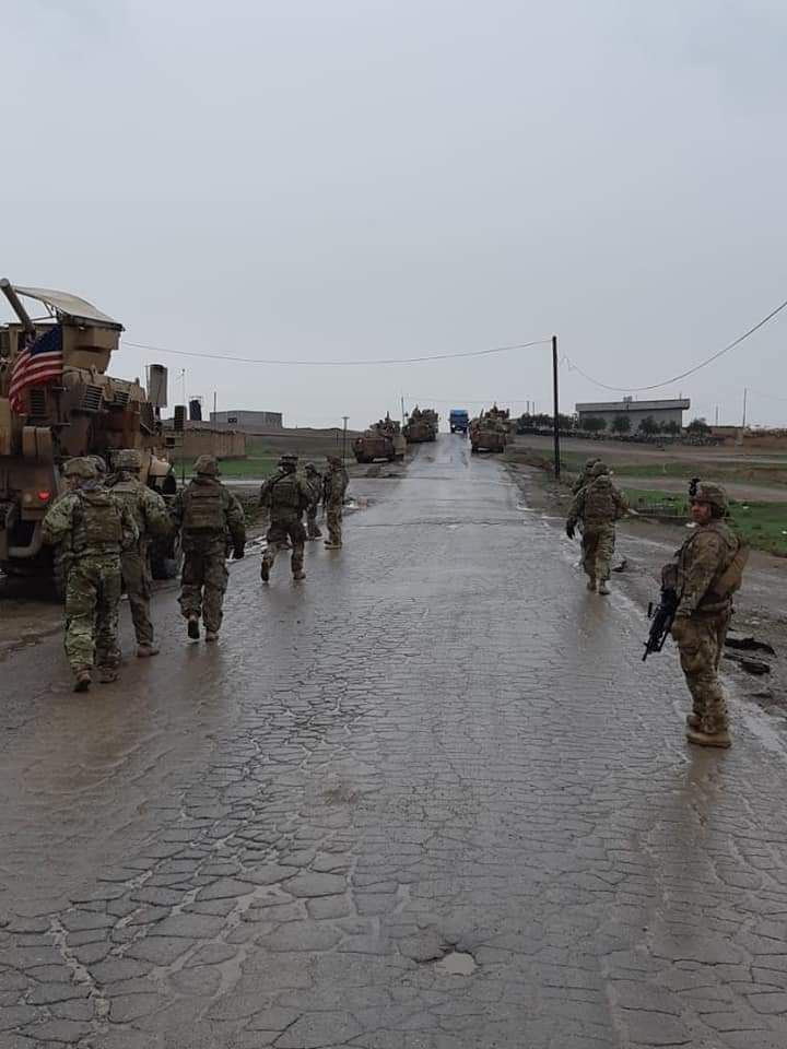 التحالف الدولي يسير دورية عسكر...