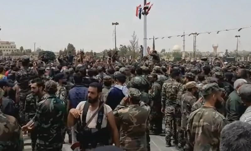 "اللواء الثامن" ينفي إرسال مقا...