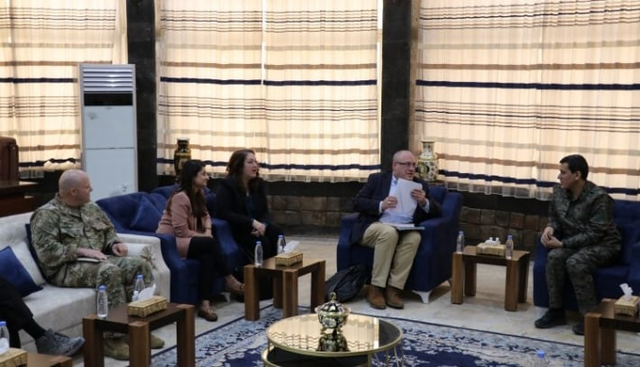 "عبدي" يلتقي وفدا أمريكيا