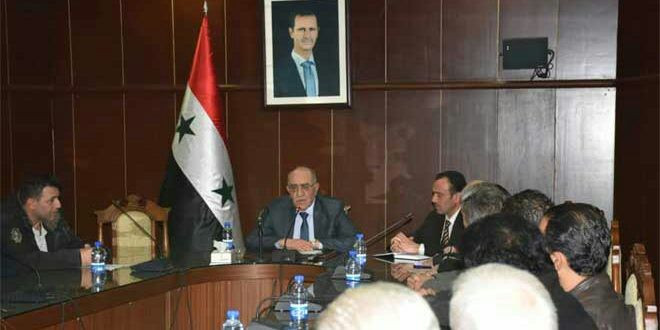 وزير صناعة النظام مشغولة بتصوي...