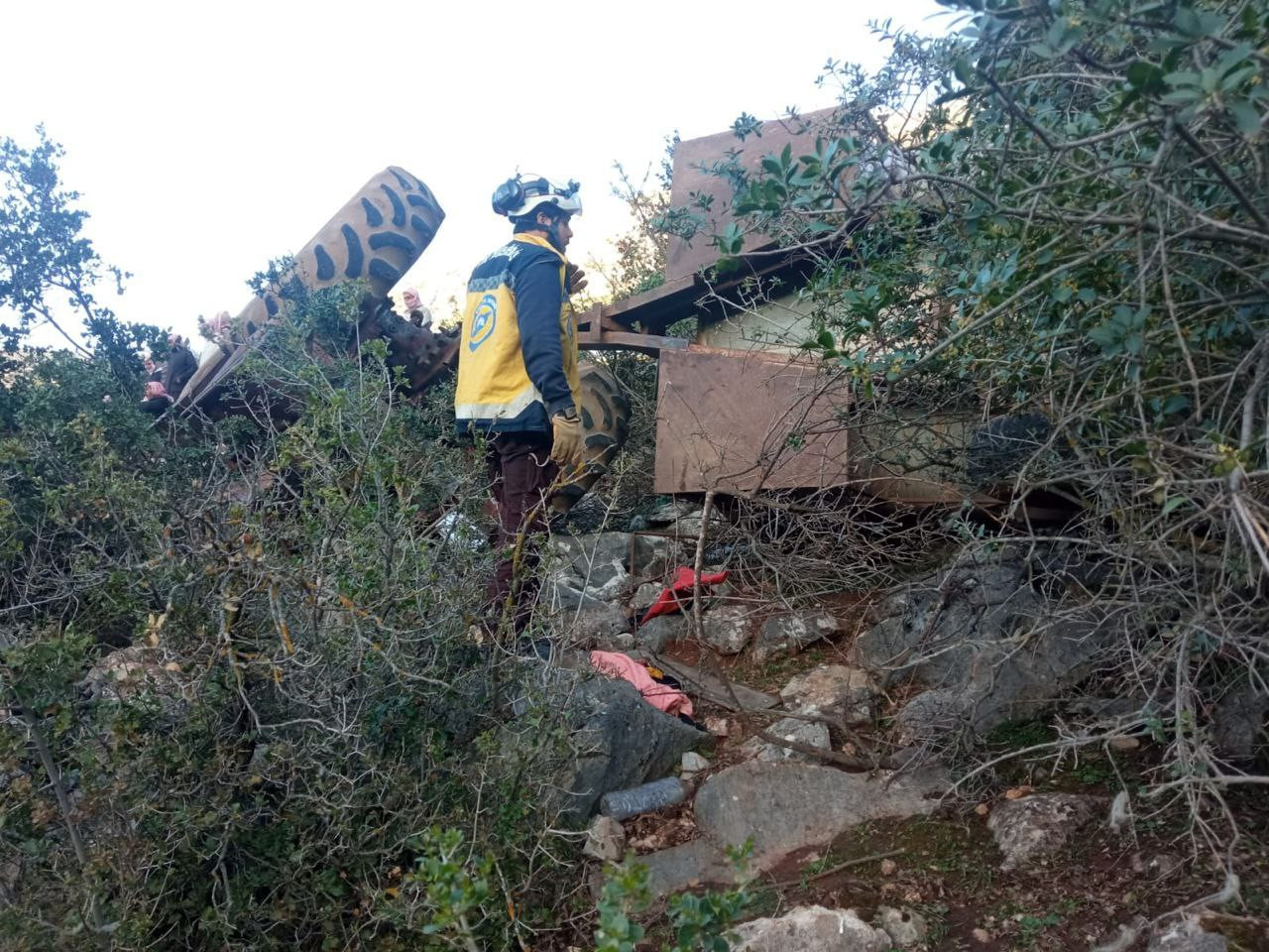 وفاة ثلاثة أشخاص بحوادث سير شم...