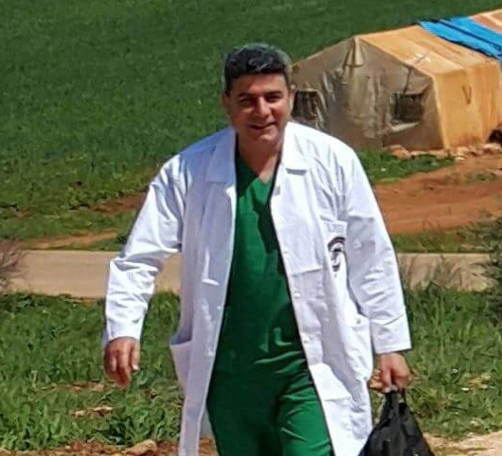 سوريون يحيون ذكرى استشهاد الدك...