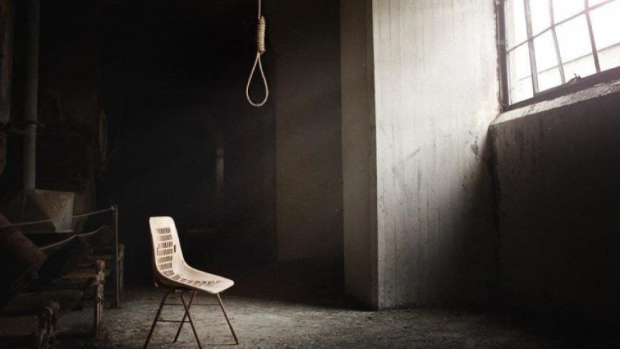 فتاة وشاب ينهيان حياتهما شمال...