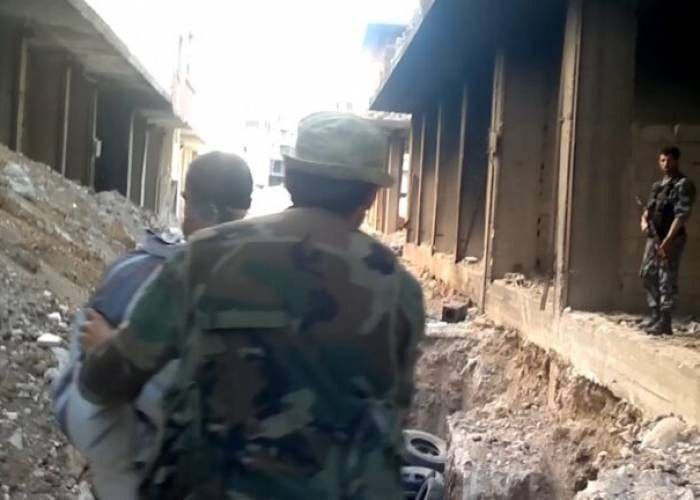 الغارديان تكشف عن ستة رجال ظهر...