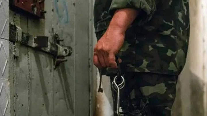 الإفراج عن أربعة معتقلين من در...