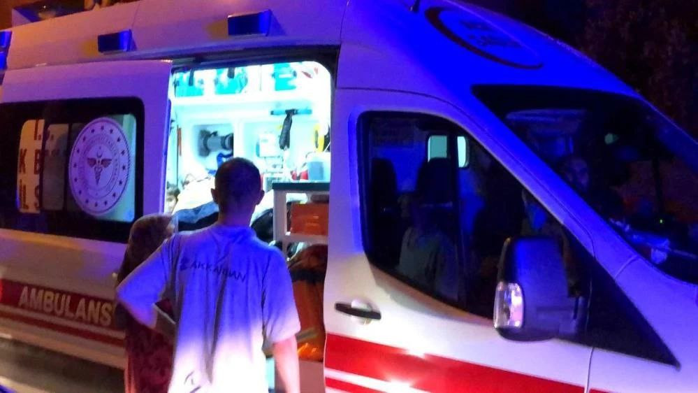 أتراك ينقذون حياة خمسة سوريين...