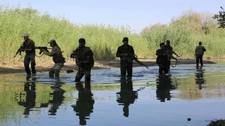 مقتل مدني وعنصرين من "قسد" في...