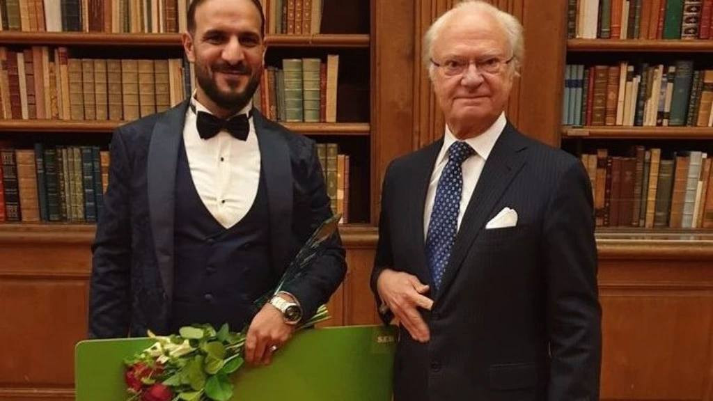 ملك السويد يكرم لاجئا سوريا ان...