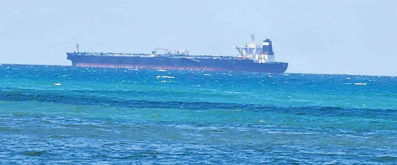 ناقلتان محملتان بالنفط الإيران...