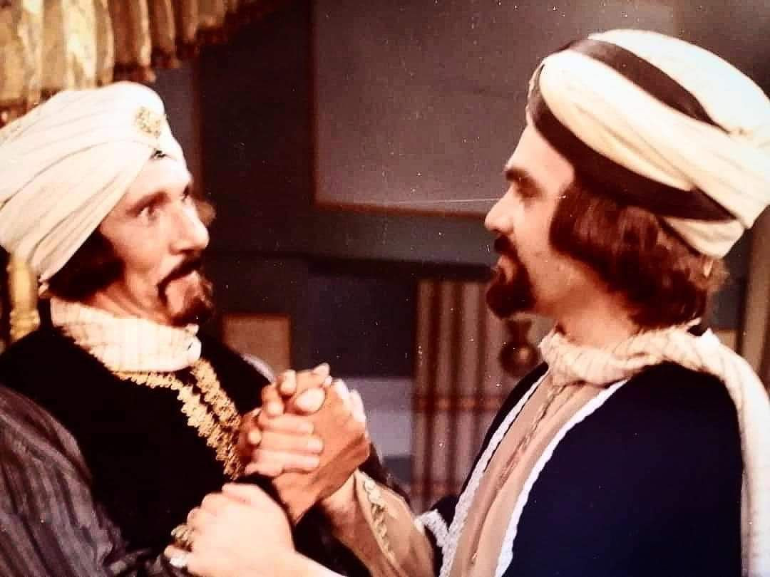 لماذا سخر "ياسر العظمة" من قنا...