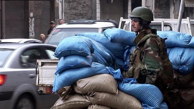 قوات النظام تنشر حواجزها في ري...