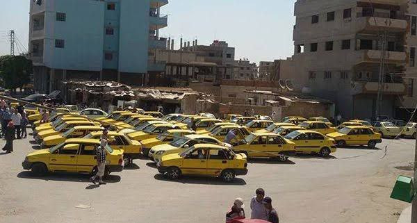 سائقو التكاسي ينفذون إضرابا في...