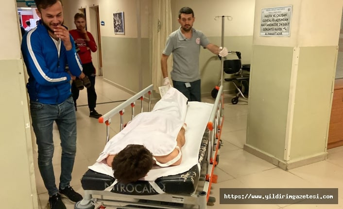 شبان أتراك يطعنون سوريا رفض إع...