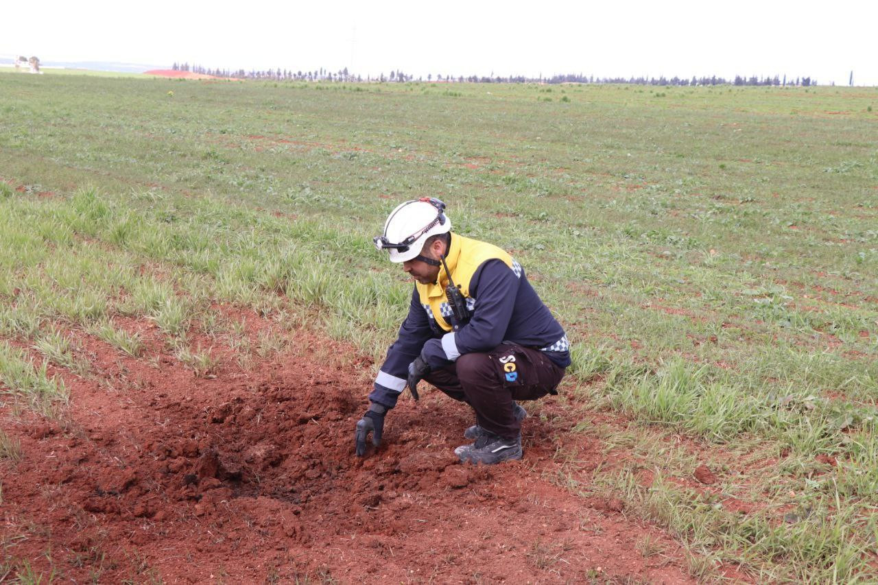 قنابل عنقودية تنهي حياة ثلاثة...