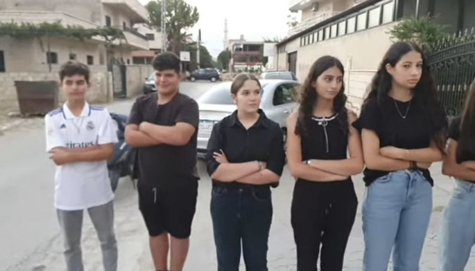 لاعتقاده أنهم من سوريا.. مدير...