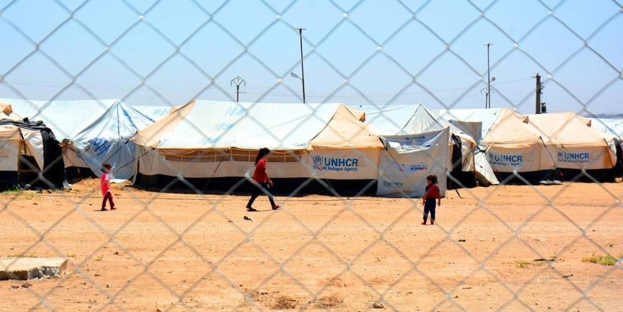 محامون يطالبون فرنسا بإعادة عا...