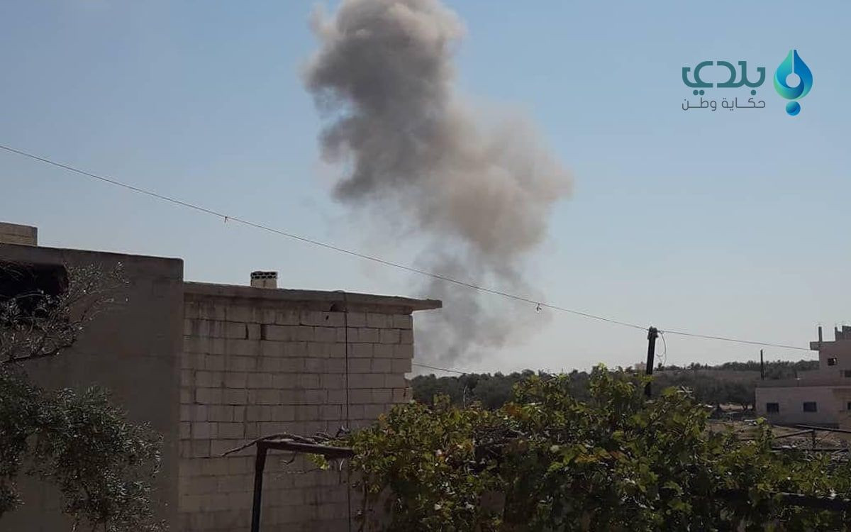 النظام يكثّف قصفه على إدلب ووفاة 9 مدنيين بانهيار مبنى في حلب 