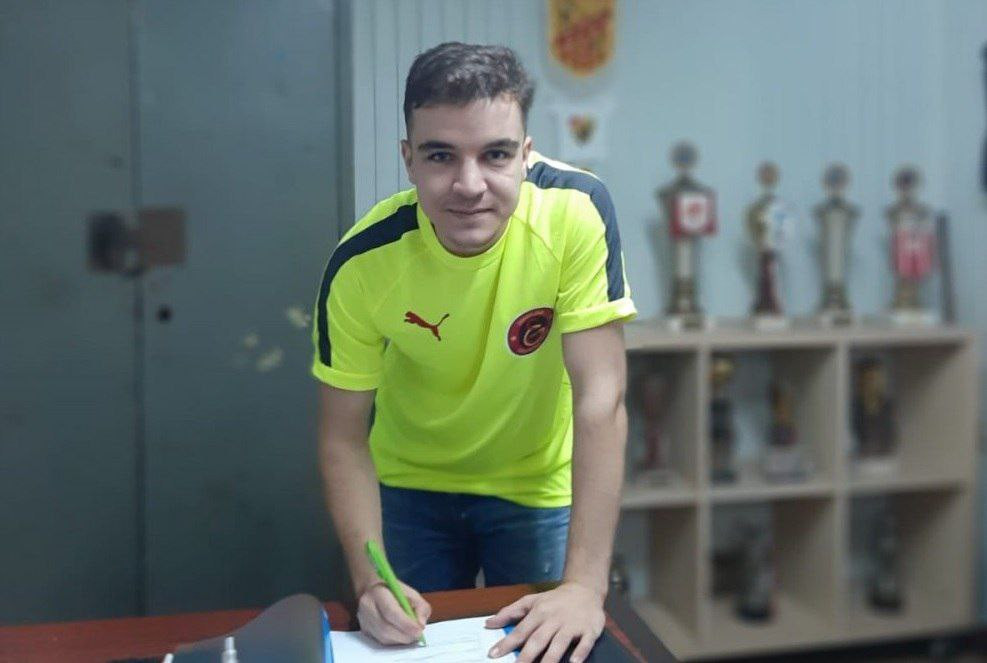 نادٍ تركي يستقطب شاباً سورياً...