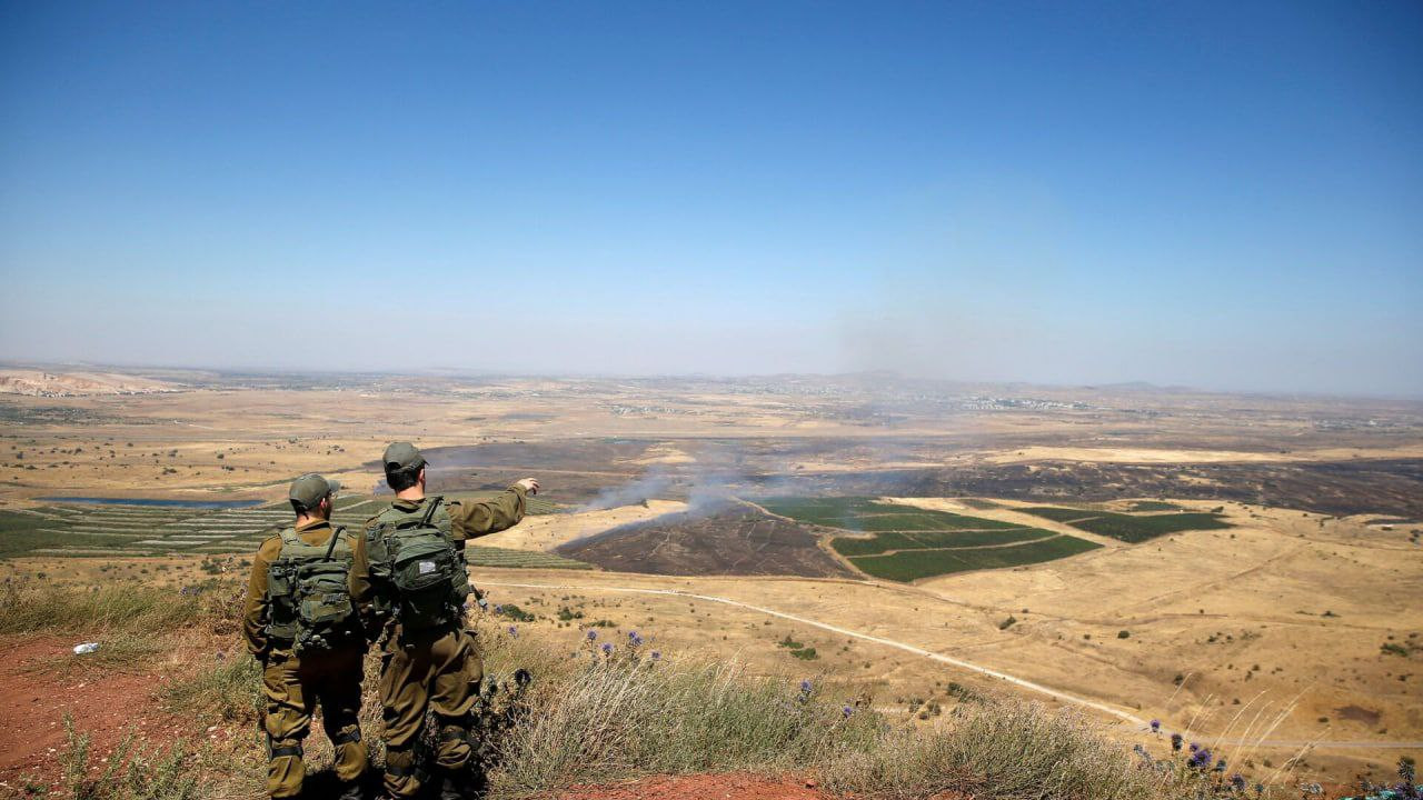 إسرائيل ترفع سواتر ترابية قبال...