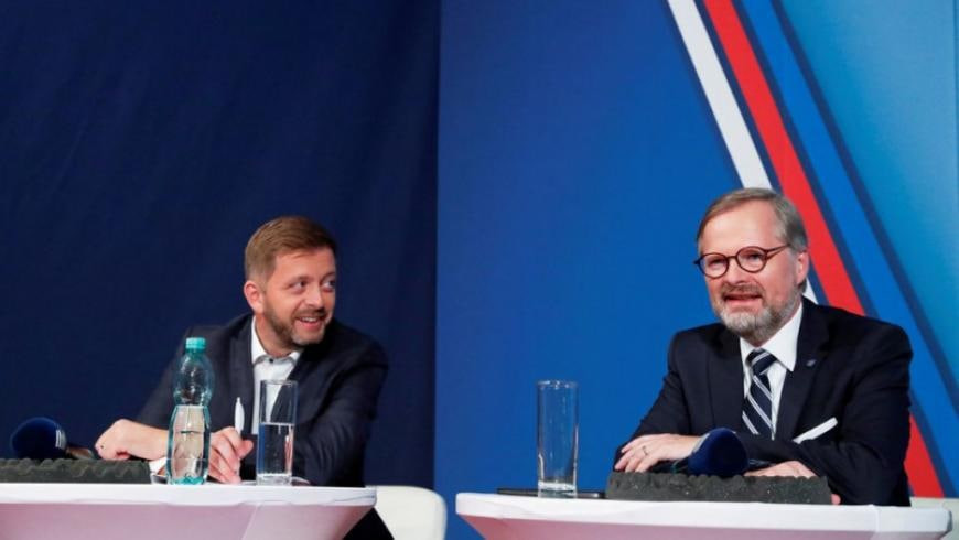 التشيك تعيد مراقبة حدودها مع س...