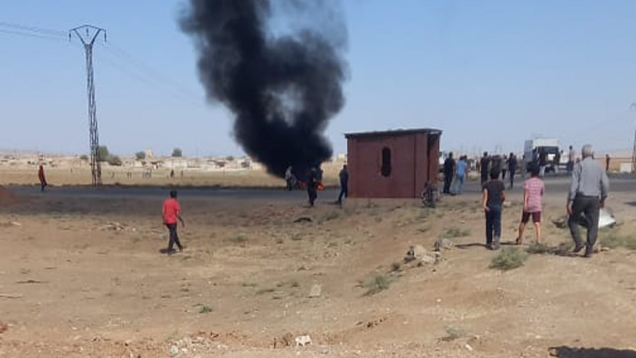 مسيرة تركية تستهدف سيارة في ال...