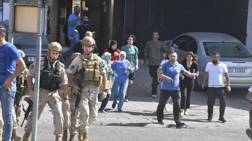 لبنان يعلن توقيف سوريين يعملون...