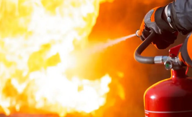 أردني يحـ.ـرق زوجته السورية وأ...