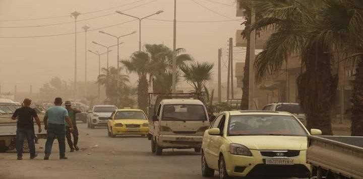 عاصفة غبارية تجتاح محافظة الحس...