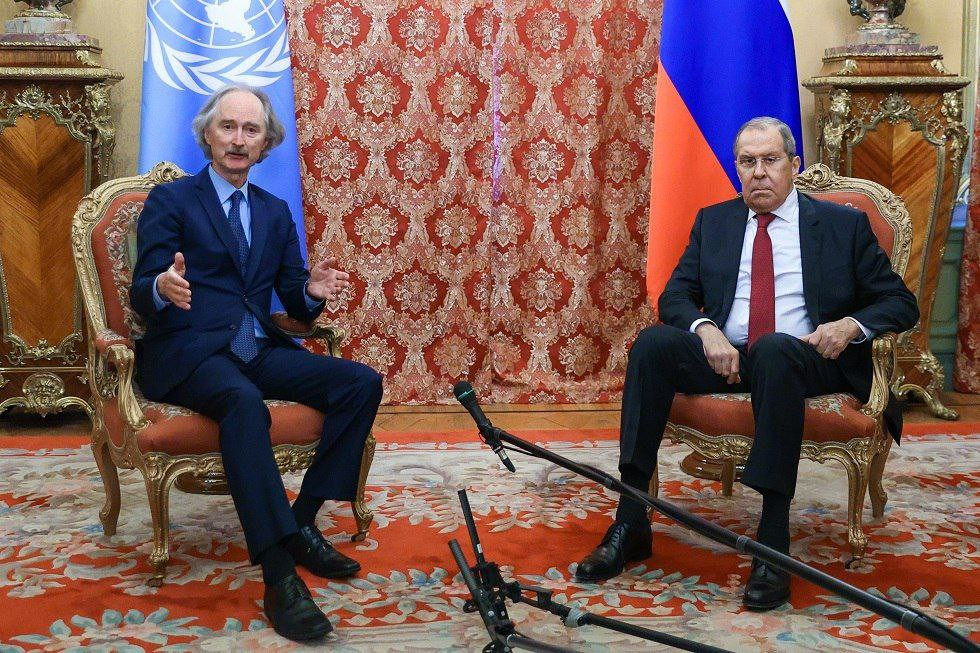 لافروف يناقش بيدرسون آخر المست...