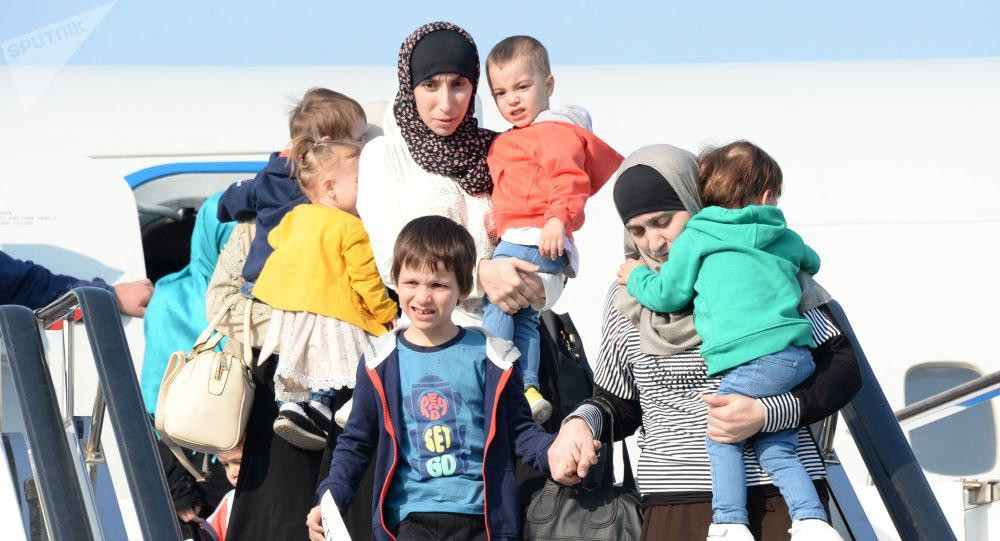 نقل 44 من نساء وأطفال مقاتلي ت...