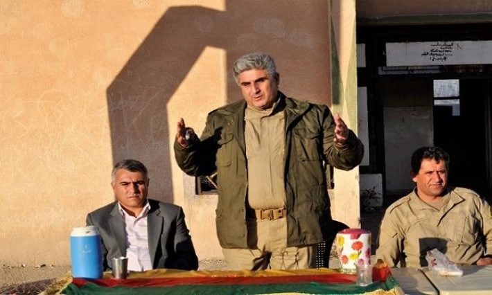 أصيب بغارة تركية.. نقل قيادي ب...