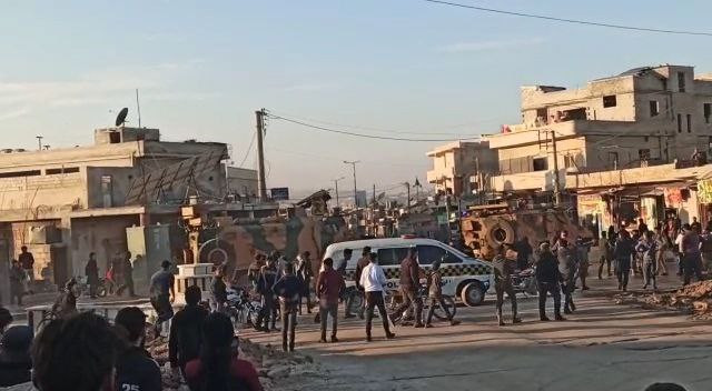 مصفحة تركية تدهس إمرأة وطفلا ب...