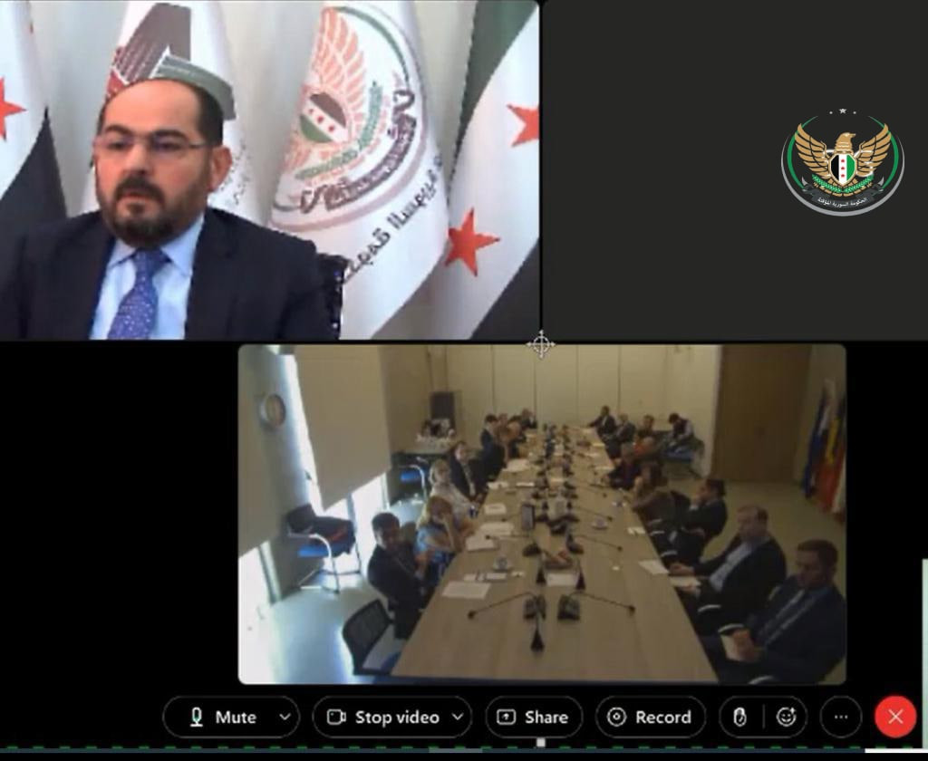 رئيس "الحكومة المؤقتة" يناقش م...