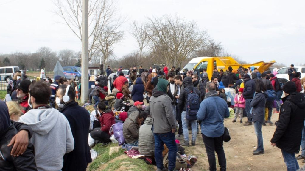 ألمانيا تعتقل ستة سوريين وعراق...