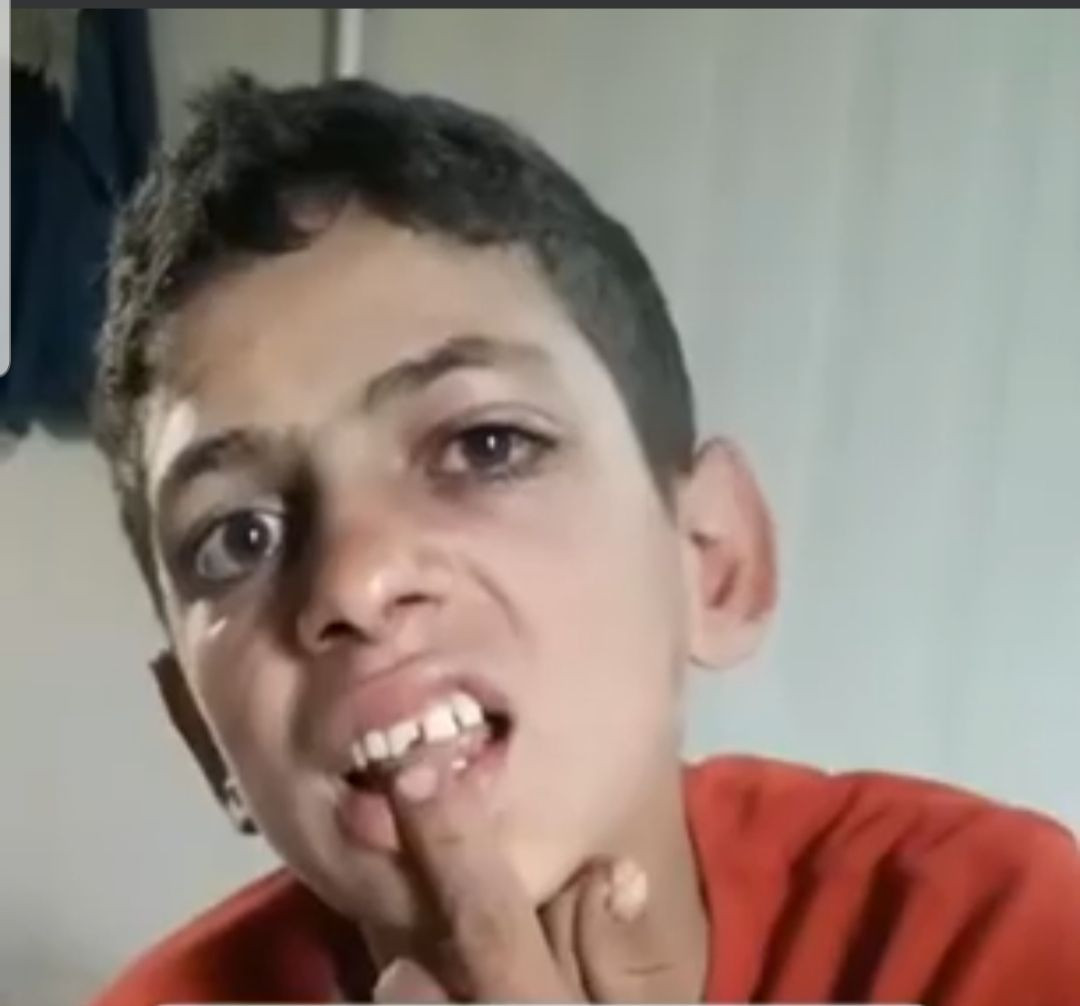 بالفيديو.. فتى سوري يتيم يتعرض...
