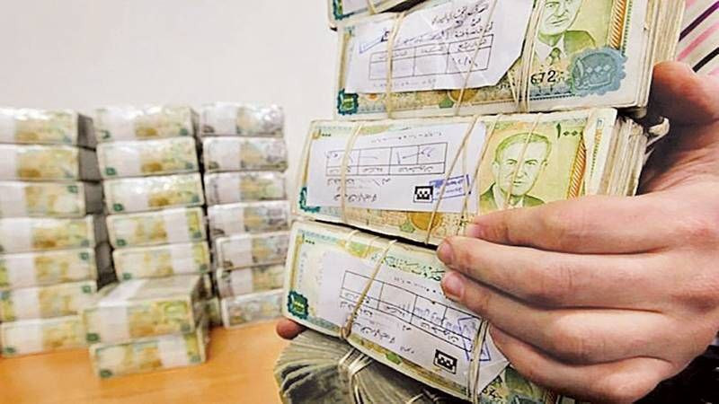 انهيار تاريخي وغير مسبوق لليرة...