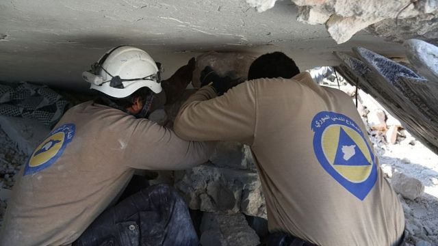 "الخوذ البيضاء": 200 هجوم للنظ...