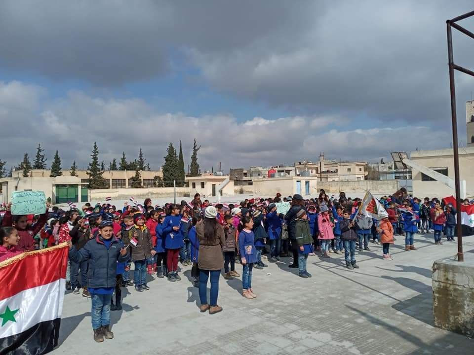 طالب يطعن مدير مدرسة "عبدالمعي...