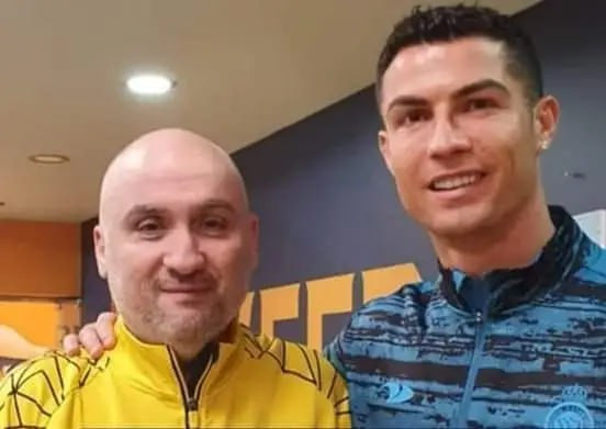 سوري يتحدث 8 لغات يصبح مترجما...