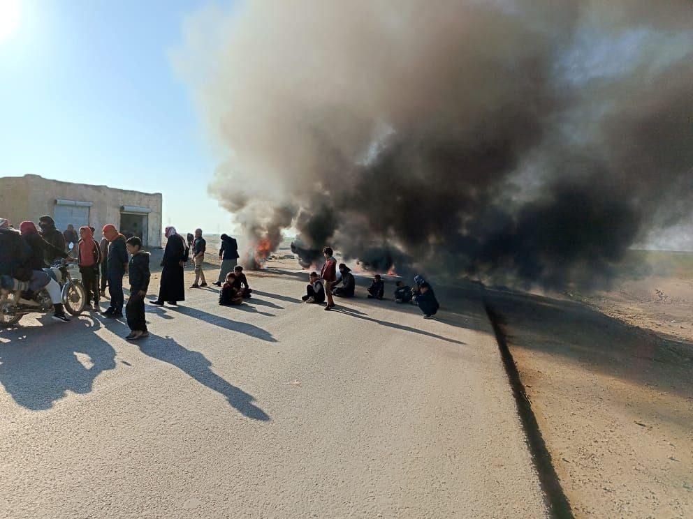 مظاهرات في دير الزور تطالب بال...