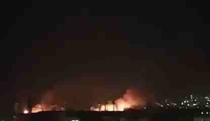 قصف جوي يستهدف مواقع إيرانية ف...