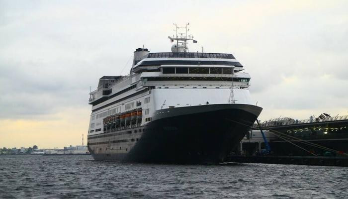  سوريون يقيمون على متن سفينة ب...