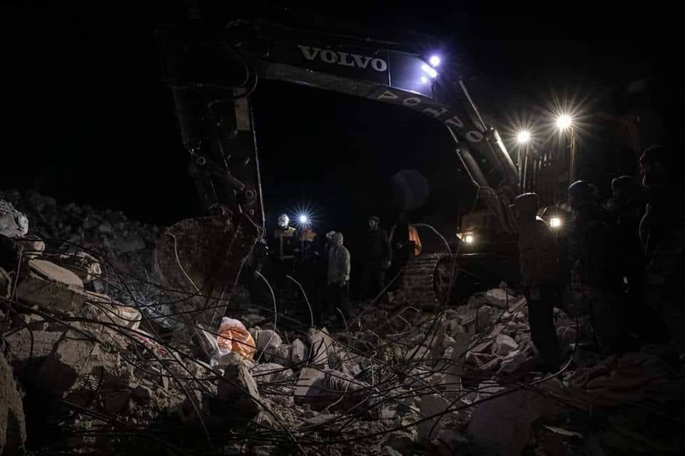 حصيلة ضحايا الزلزال تتجاوز 160...